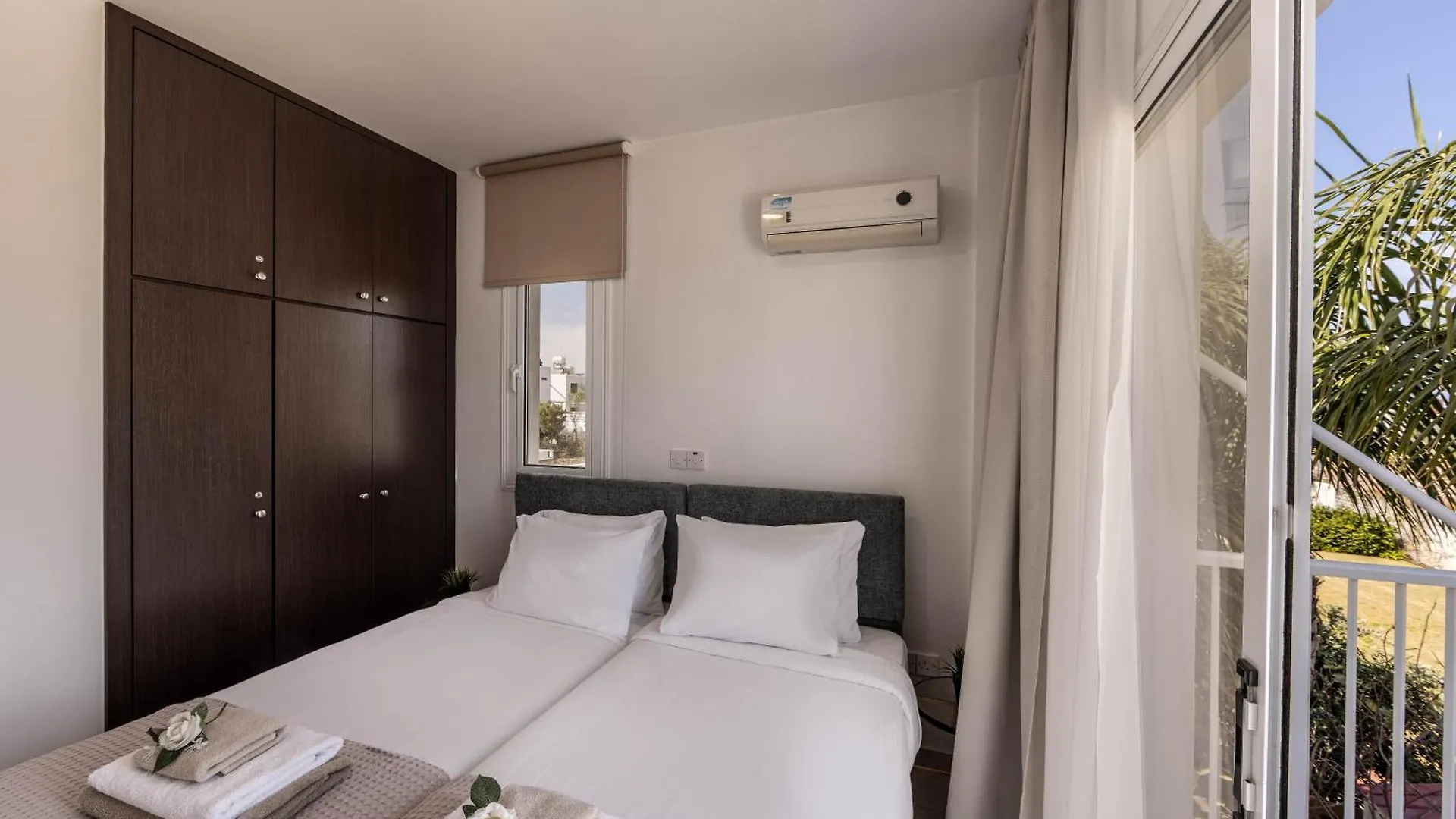 Villa Protaras View 9 Central Protaras -Fig Tree Bay-Jacuzzi-Hot Tub Holiday home