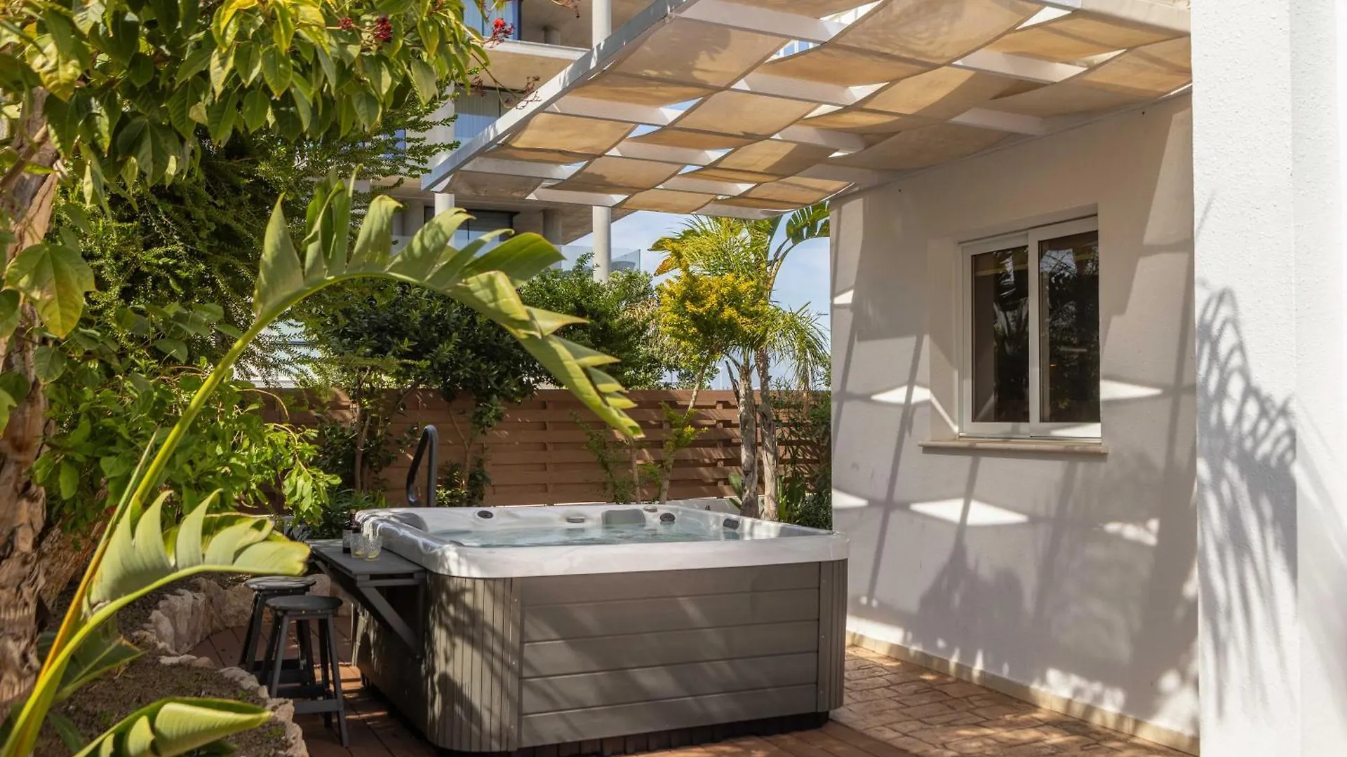 Villa Protaras View 9 Central Protaras -Fig Tree Bay-Jacuzzi-Hot Tub location